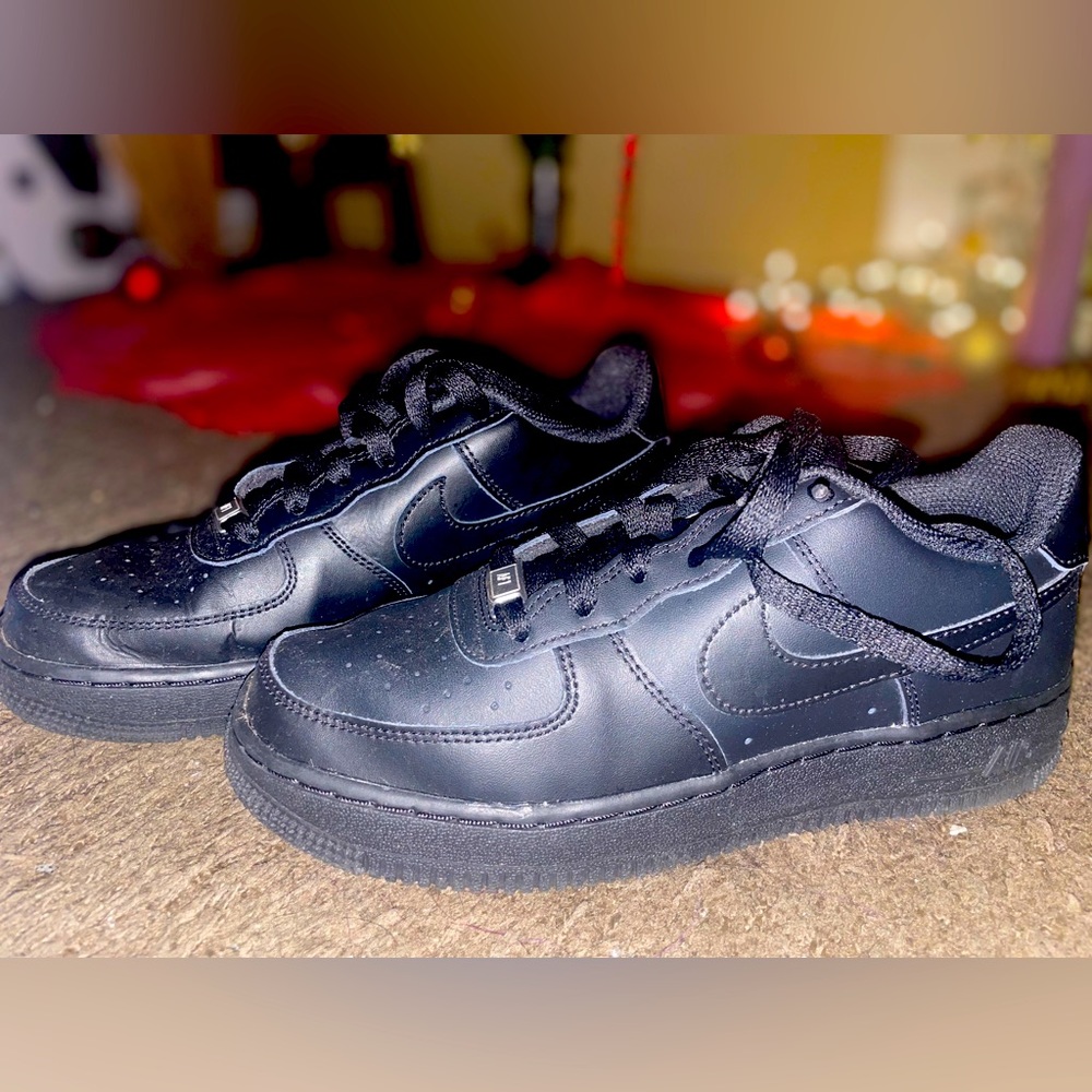 Nike Air Force 1 in Black size 5 Men 6.5 Women